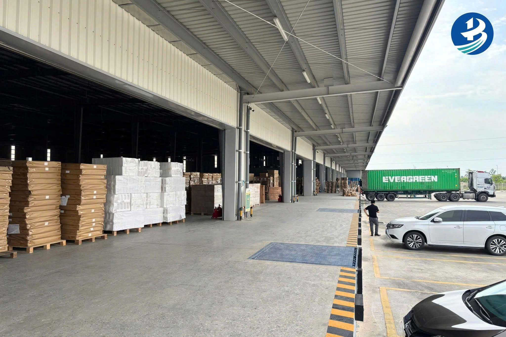 LOGISTICS & WAREHOUSING SERVICES